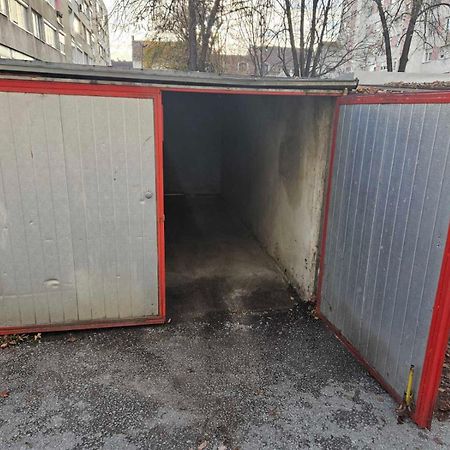Apartman Centar Bulevar Ex Sa Garazom Баня Лука Екстериор снимка