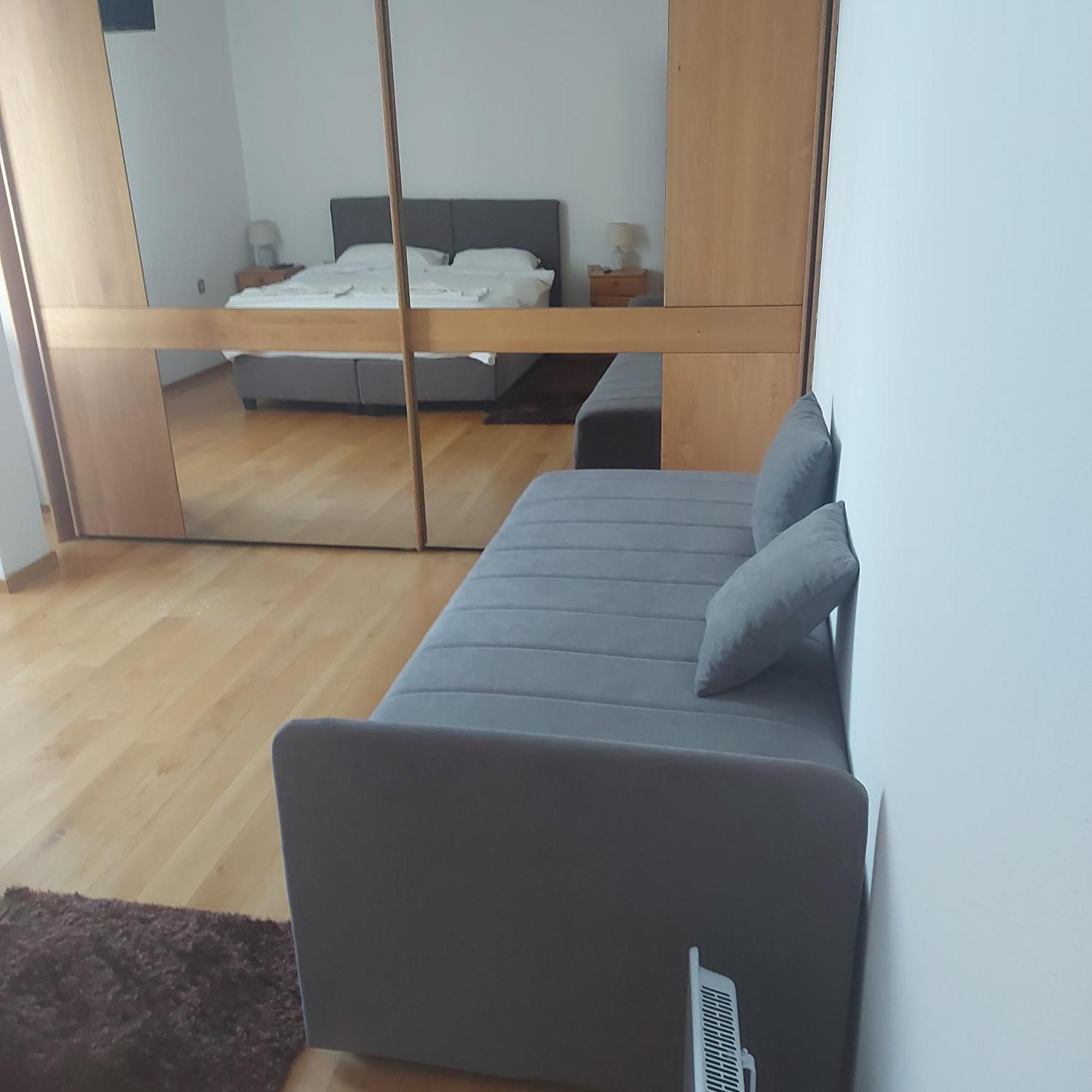 Apartman Centar Bulevar Ex Sa Garazom Баня Лука Екстериор снимка