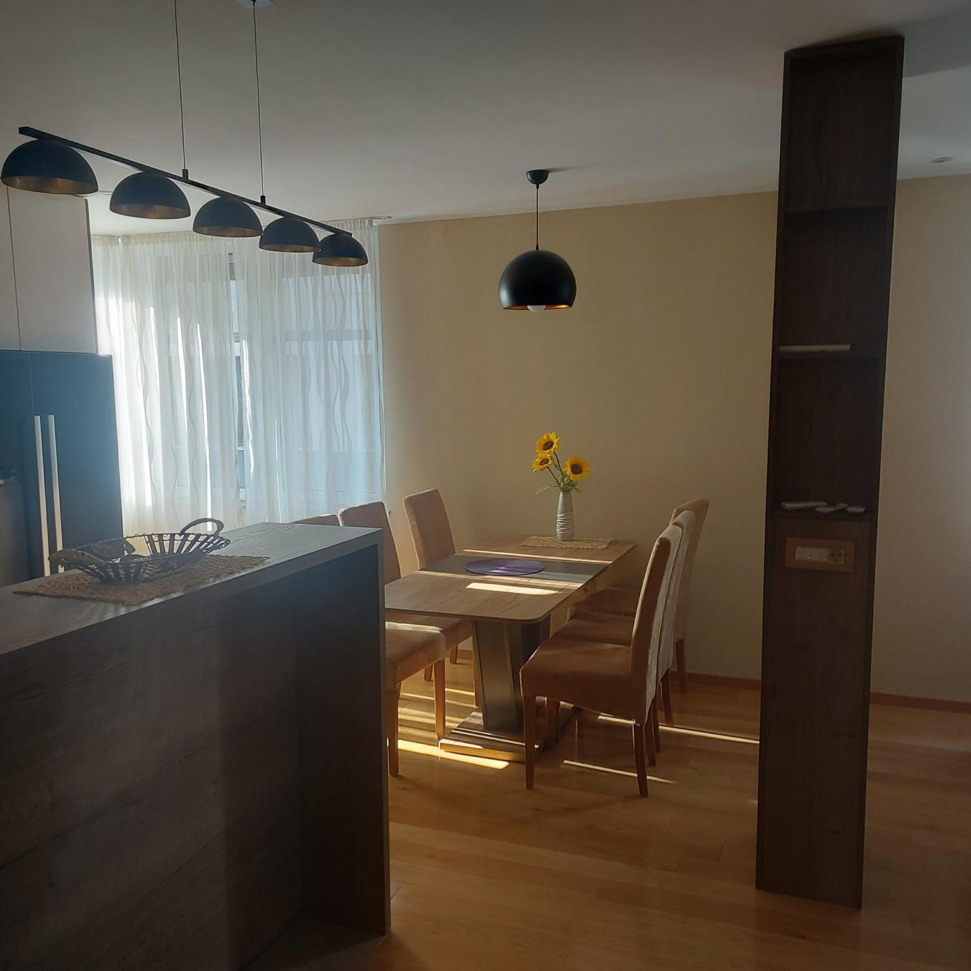 Apartman Centar Bulevar Ex Sa Garazom Баня Лука Екстериор снимка
