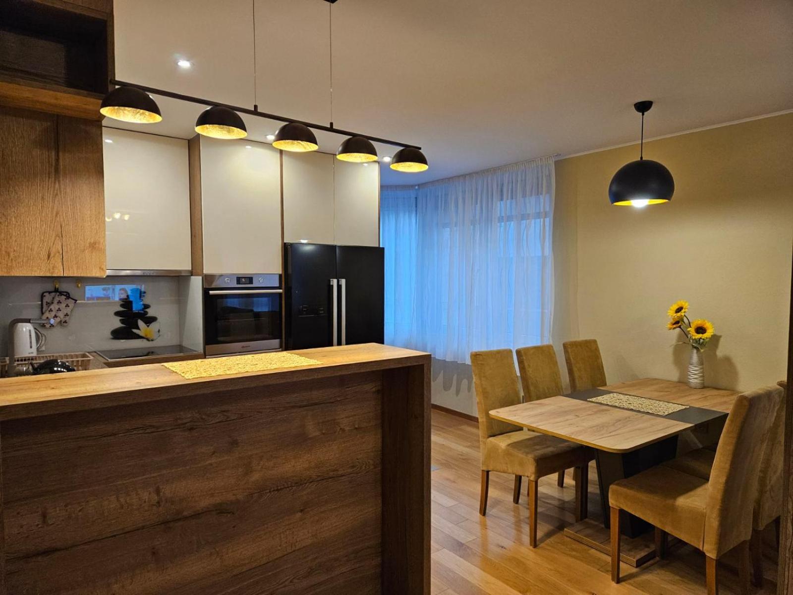 Apartman Centar Bulevar Ex Sa Garazom Баня Лука Екстериор снимка